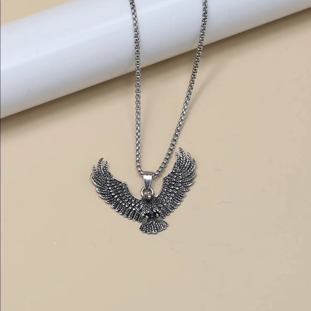 Soaring Eagle Silver Pendant Chain Necklace - Picture 2 of 4